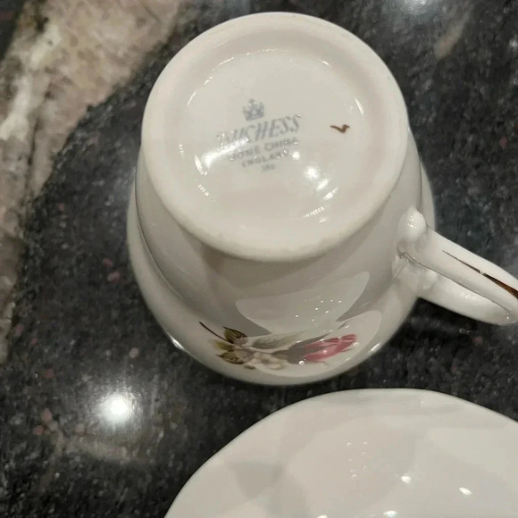 Duchess Bone China -vintage teacup and saucer - Picture 4 of 9